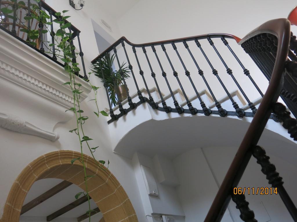 Hostal Fenix เฮเรซ เด ลาฟรอนเตรา ภายนอก รูปภาพ